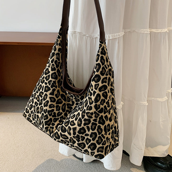 Damen Hobo-Tasche mit attraktivem Leopardenmuster und komfortablem Schultertragegurt Nord Taschen
