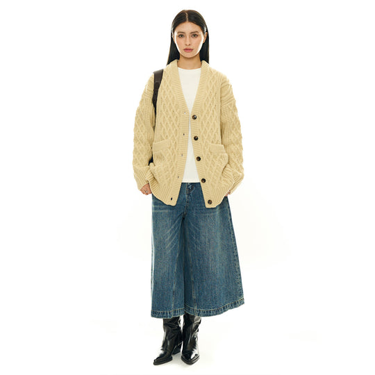 Damen Oversize Strickcardigan mit Zopfmuster, aufgesetzten Taschen und Knopfleiste Nord Taschen