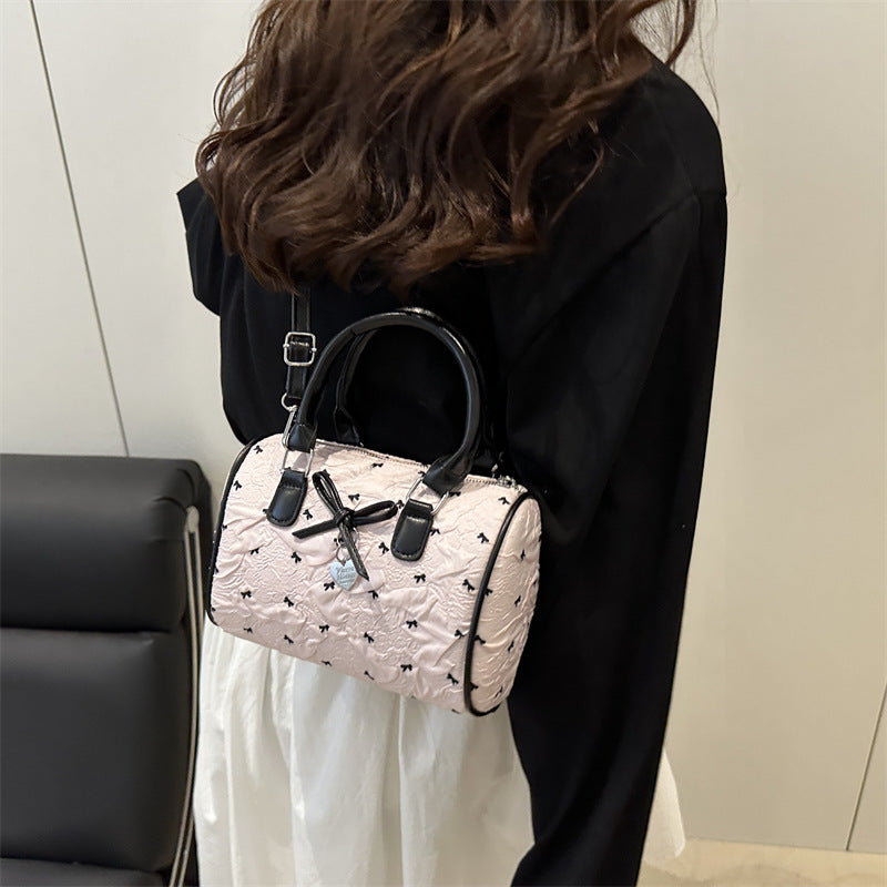 Damen modische Handtasche mit floralem Design und hochwertigen Akzenten Nord Taschen