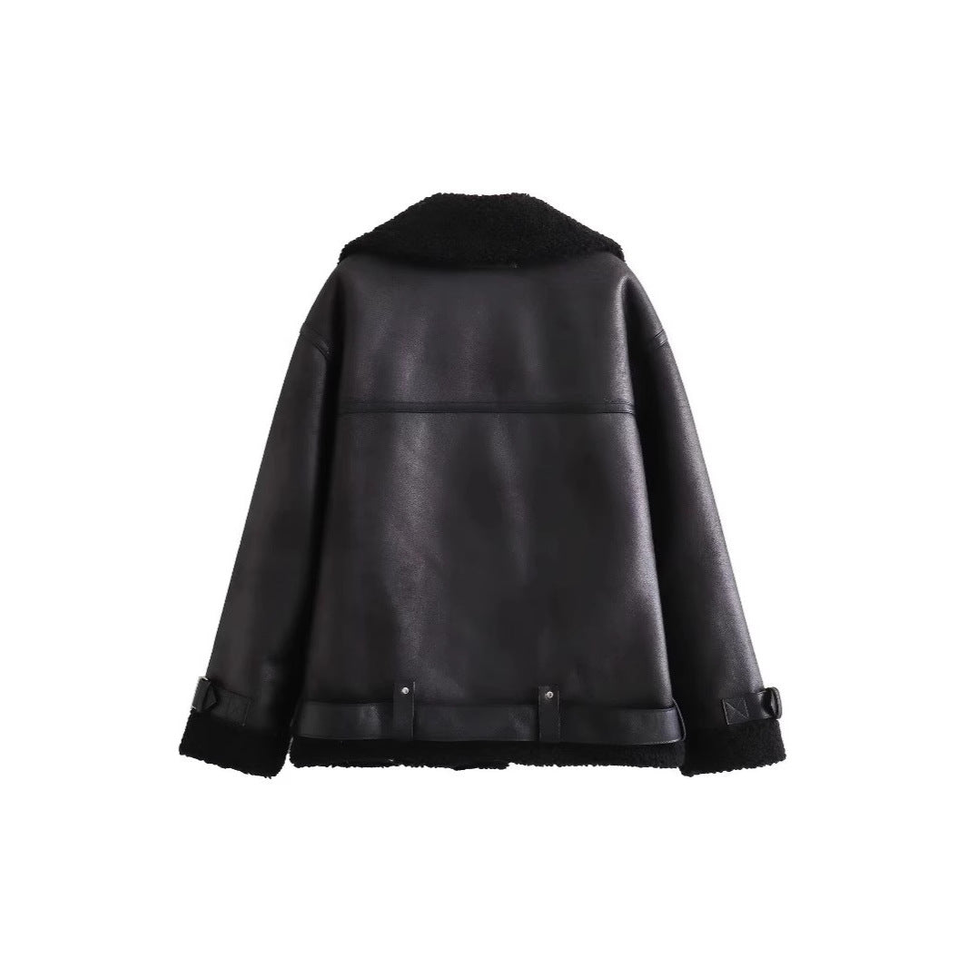 Damen Fliegerjacke im Bikerstil mit Teddyfutter, Kunstlederbesatz und Taillengürtel Nord Taschen