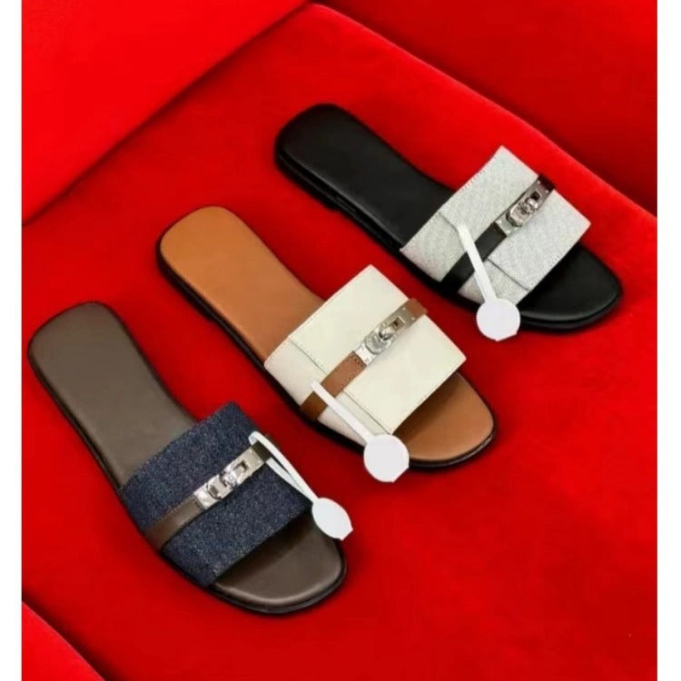 Damen Stylische Flache Sandalen mit modischem Schnallenakzent
