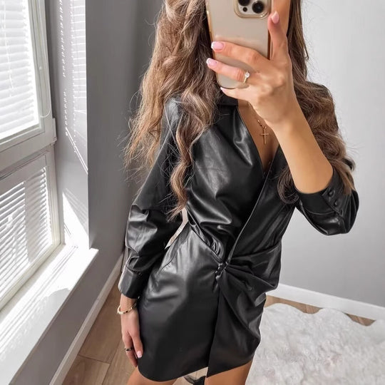 Damen Wickel-Kunstleder-Minikleid mit Hemdkragen, geraffter Taillenpartie und Manschetten Nord Taschen