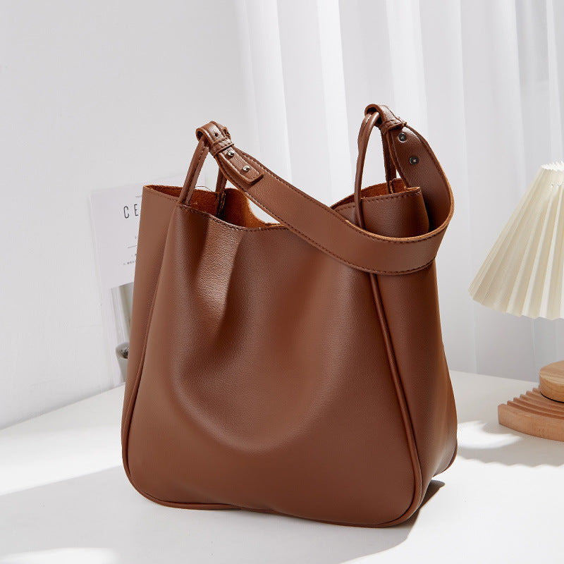 Damen Hobo-Tasche aus hochwertigem Kunstleder mit verstellbarem Schulterriemen Nord Taschen