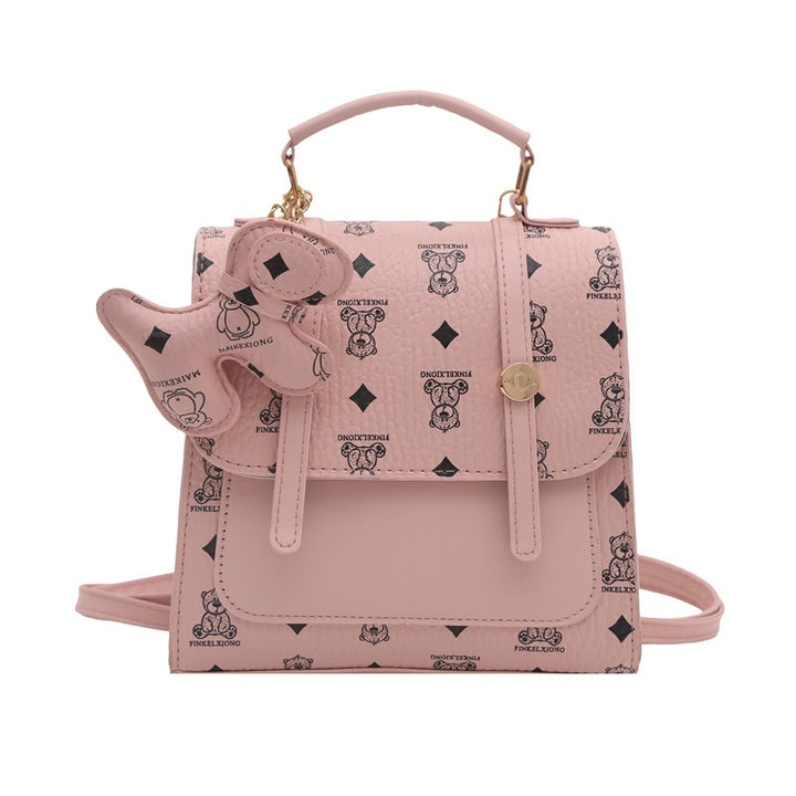 Damen Rucksackhandtasche mit verspieltem Anhänger Nord Taschen