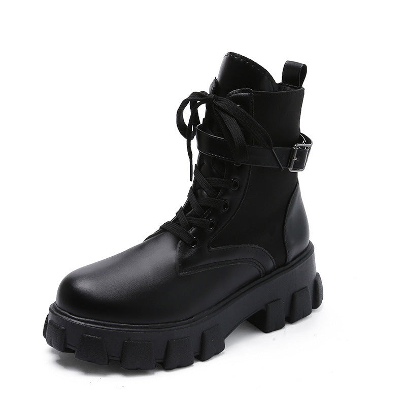 Damen Chunky‑Lug Ankleboots mit patentiertem Lackoberteil, Schnürung und verstellbarem Schnallenriemen Nord Taschen