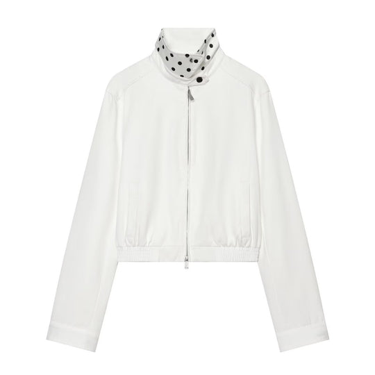 Damen kurz geschnittene Bomberjacke mit Stehkragen und gepunktetem Kragenfutter Nord Taschen