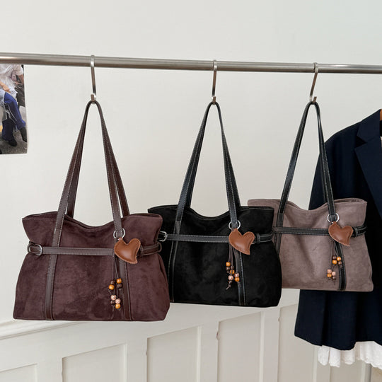 Damen Schultertasche aus hochwertigem Wildleder mit einzigartigem Design Nord Taschen