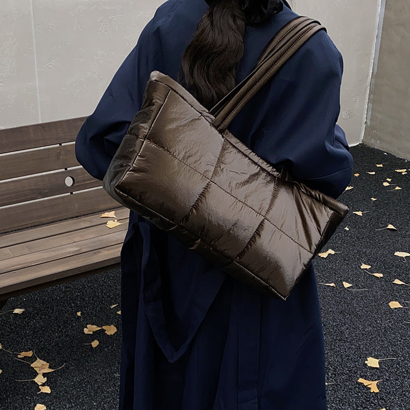 Damen praktische Shopper-Tasche mit gepolstertem Design Nord Taschen