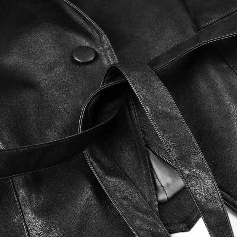 Damen Taillierter Kunstleder-Blazer mit Wickelgürtel und Schnürungen an den Schultern Nord Taschen