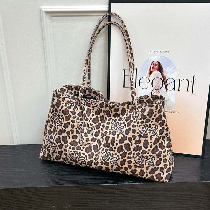 Damen elegante Taschentasche aus weichem Kunstleder Nord Taschen