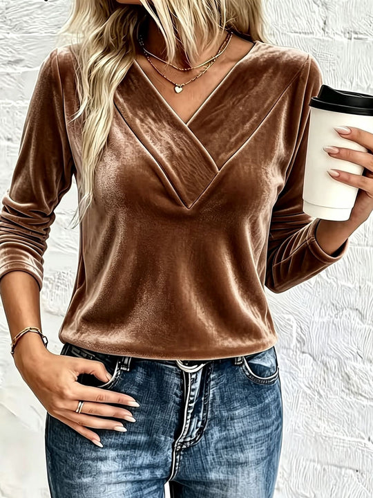 Damen Velours-Longsleeve mit überlappendem V-Ausschnitt und femininer Drapierung Nord Taschen
