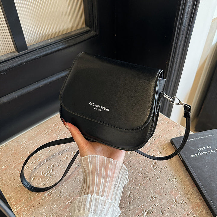 Damen Umhängetasche mit elegantem Klappverschluss und verstellbarem Schulterriemen Nord Taschen