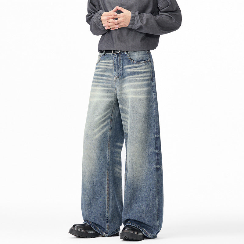 Herren Extraweite Baggy-Denimhose mit hohem Bund, markanten Whisker-Falten und tiefem Schritt Nord Taschen