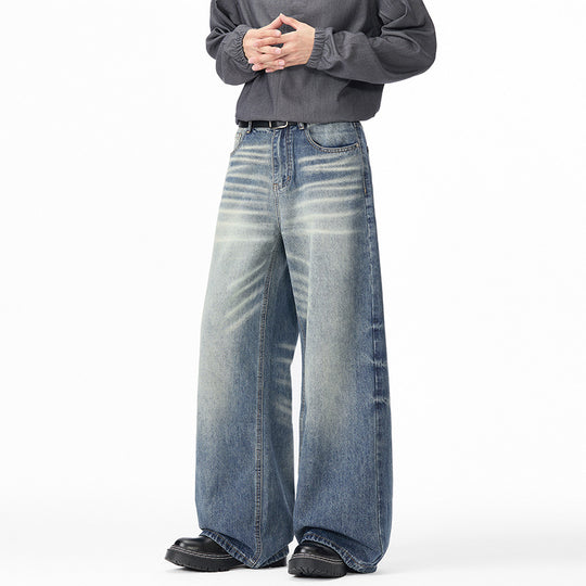 Herren Extraweite Baggy-Denimhose mit hohem Bund, markanten Whisker-Falten und tiefem Schritt Nord Taschen
