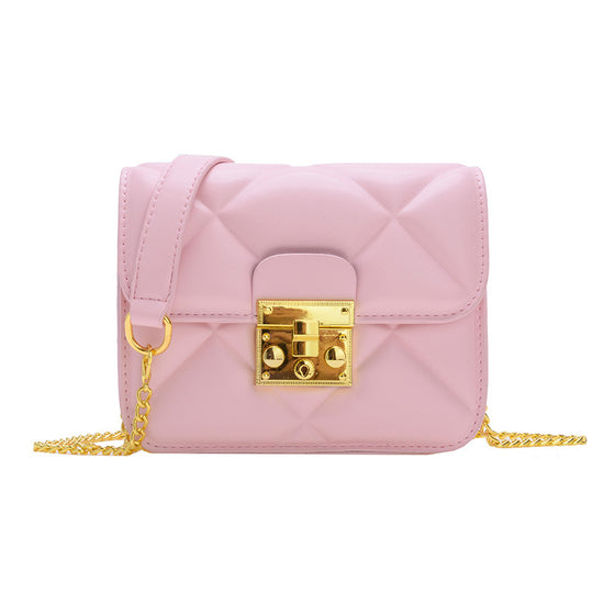 Damen Handtasche mit elegantem Steppmuster und goldenen Akzenten Nord Taschen