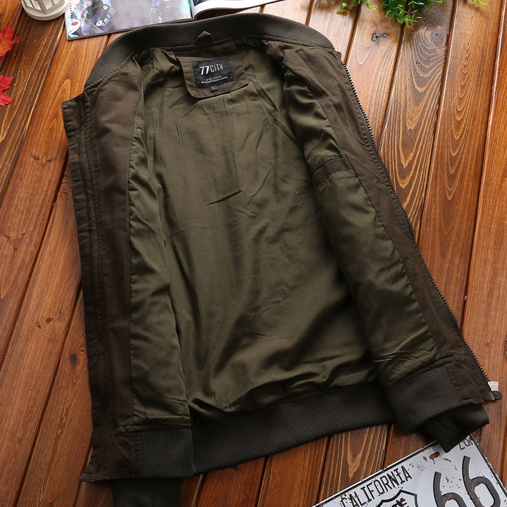 Herren  militärisch inspirierte Bomberjacke mit gestickten Patches, Ärmeltasche, Schulterpatten und robustem Baumwoll-Twill Nord Taschen