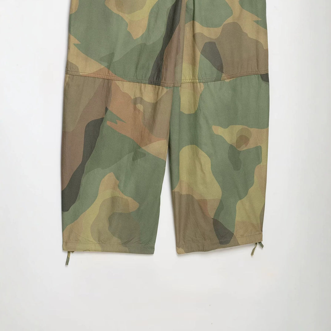Damen Weitgeschnittene Cargohose im Camouflage‑Muster mit Kordelbund und Knöchelzug Nord Taschen