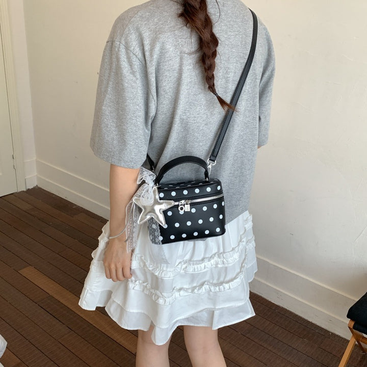Damen Mini-Handtasche mit verspieltem Design und eleganten Akzenten Nord Taschen