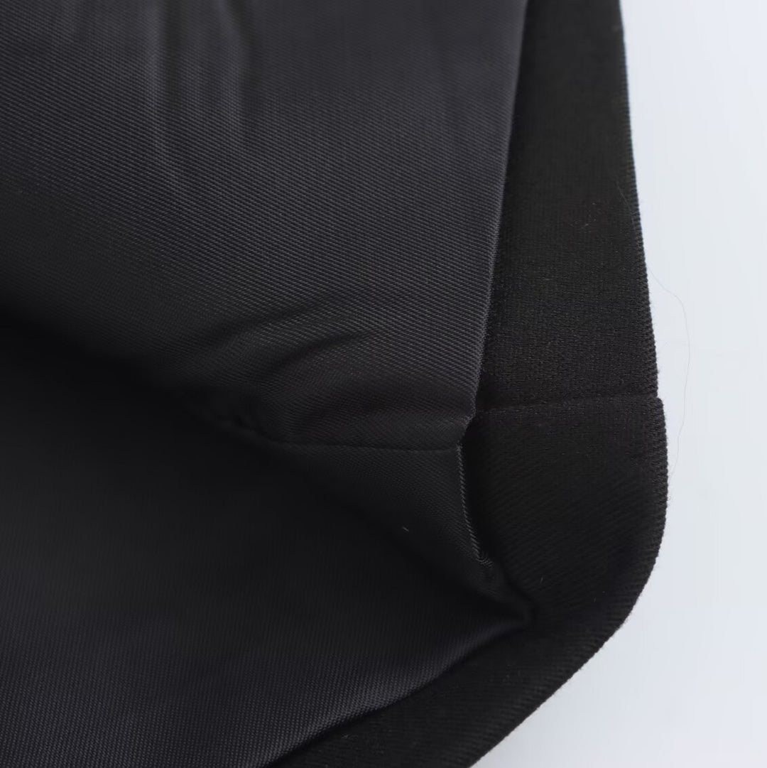Damen Kurzer taillierter Blazer mit Reverskragen und minimalistischer Silhouette Nord Taschen