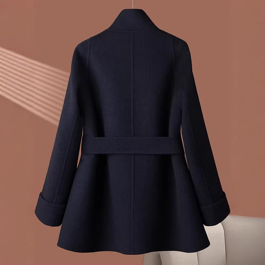 Damen Eleganter und klassischer Trenchcoat Nord Taschen