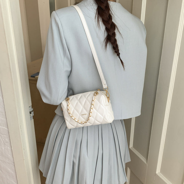 Damen modische Handtasche mit verspieltem Plüsch-Anhänger Nord Taschen