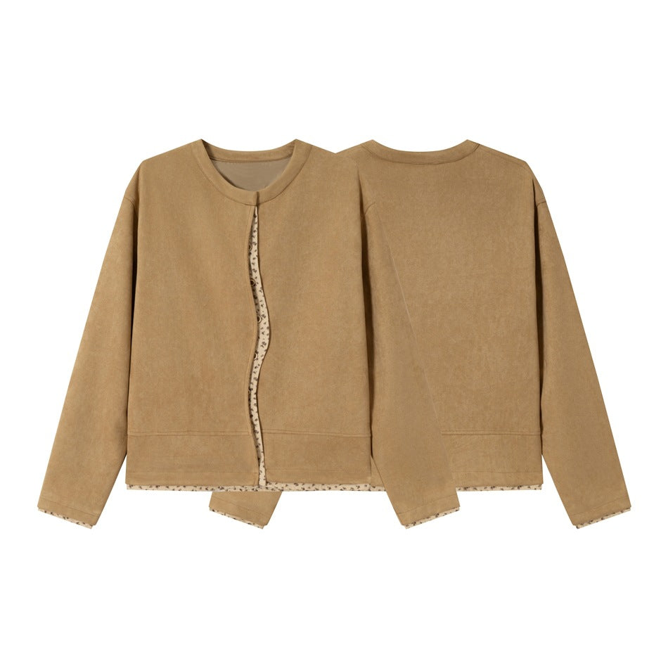 Damen Kurz geschnittene Wildlederoptik Blousonjacke mit Rundhalsausschnitt, verdeckter Knopfleiste und floralem Innenbesatz Nord Taschen