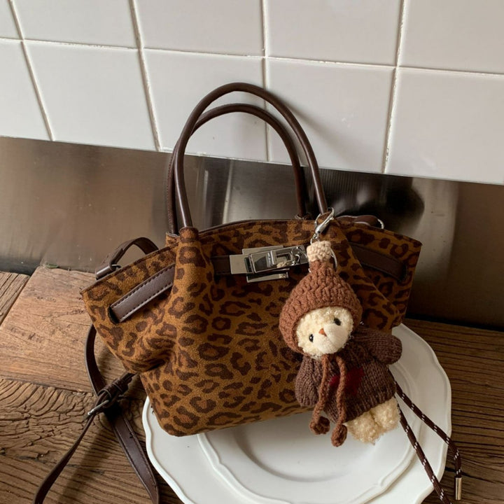 Damen stilvolle Handtasche mit abnehmbarem Plüschanhänger Nord Taschen