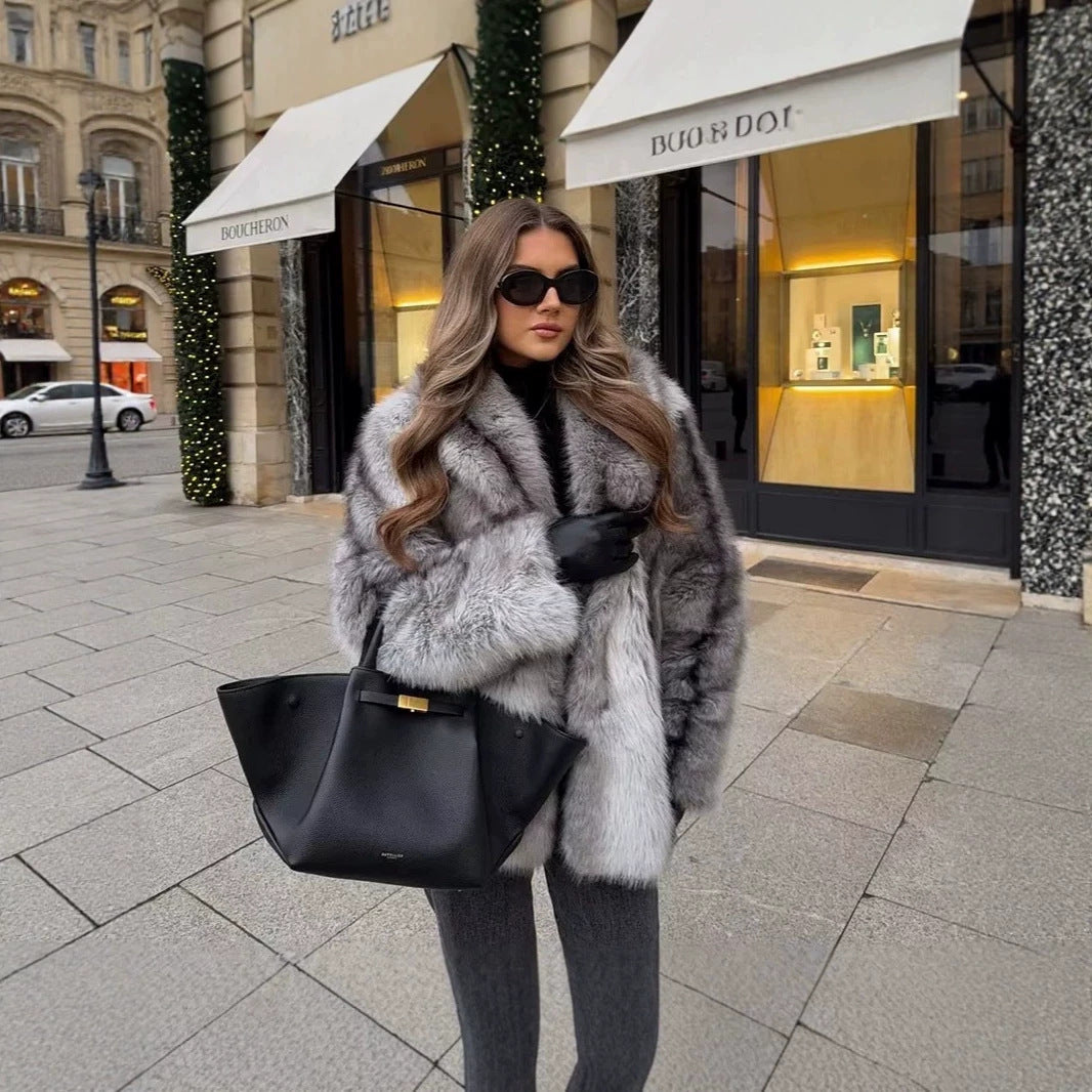Damen Kurzmantel aus voluminösem Faux-Fur mit weitem Schalkragen Nord Taschen