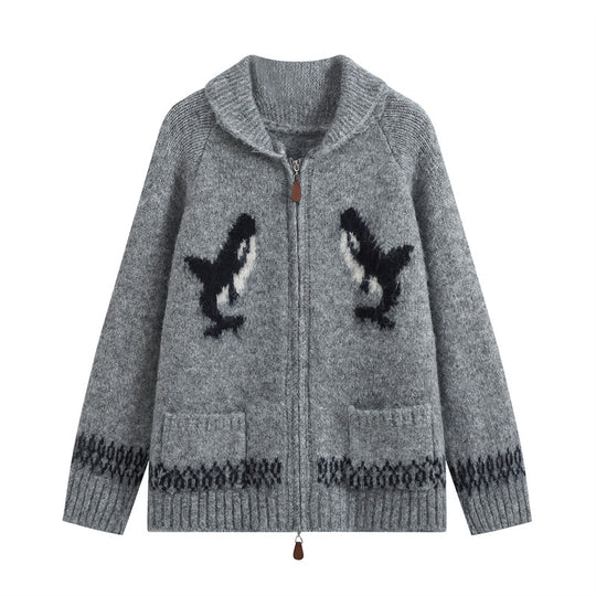 Damen Strickjacke mit Reißverschluss, Schalkragen und Wal‑Intarsien Nord Taschen