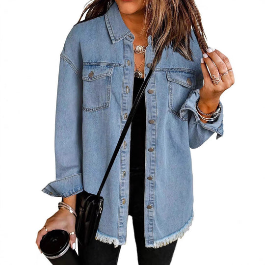 Damen lässiges Denim-Hemd mit fransigen Säumen und praktischen Brusttaschen