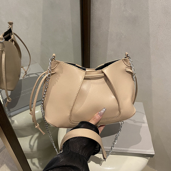 Damen modische Umhängetasche mit eleganten Kettenakzenten Nord Taschen
