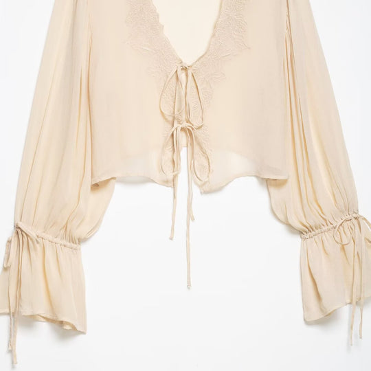 Damen Transparente Chiffon-Bolerobluse mit tiefem V-Ausschnitt, Spitzendetail und Bindebändern Nord Taschen