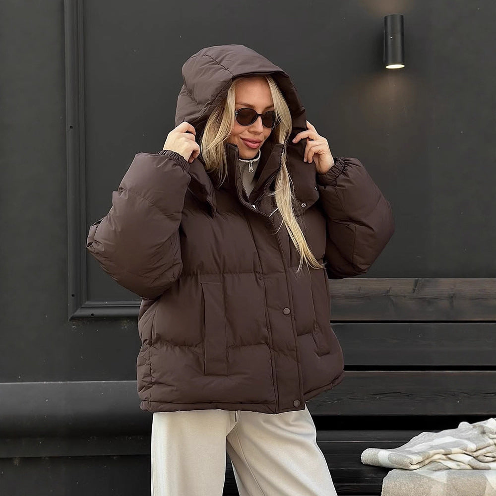 Damen Kurz geschnittene Oversize-Steppjacke mit hohem Stehkragen und verdeckter Druckknopfleiste Nord Taschen