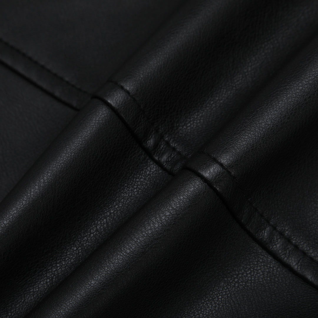 Damen Kurzjacke aus Kunstleder mit Rundhals, Druckknopfverschluss und aufgesetzten Taschen Nord Taschen