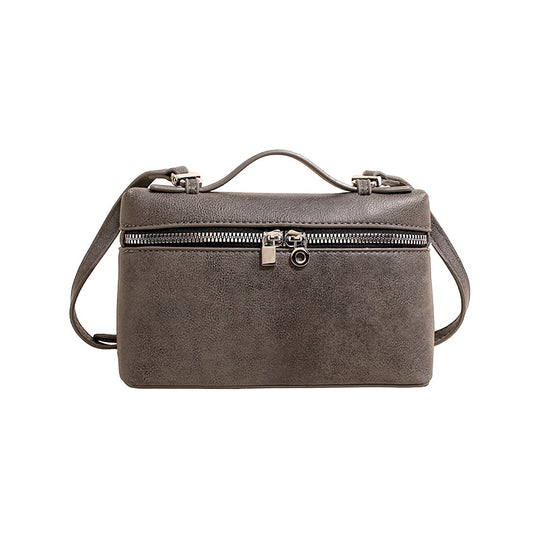 Damen Handtasche mit verspieltem Herzanhänger Nord Taschen