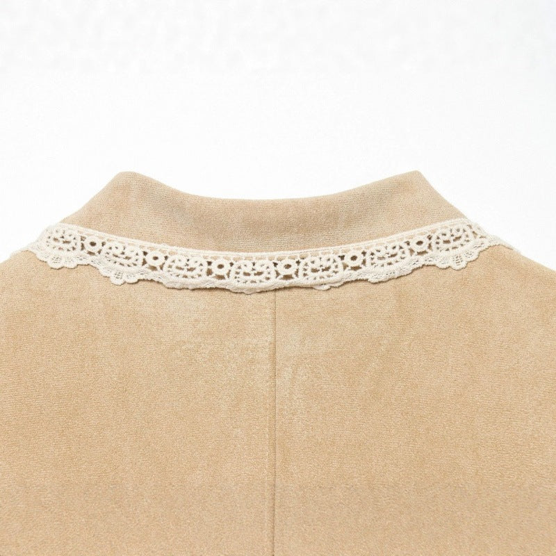 Damen Cropped-Veloursjacke mit Spitzkragen und Spitzenmanschetten Nord Taschen