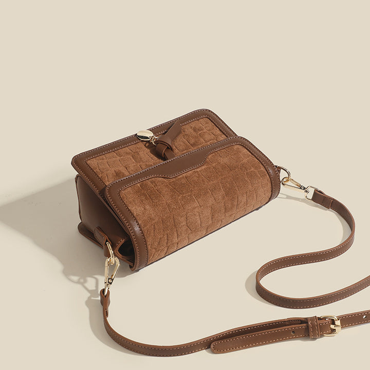 Damen Umhängetasche mit luxuriösem Wildlederakzent und eleganter Klappenöffnung Nord Taschen