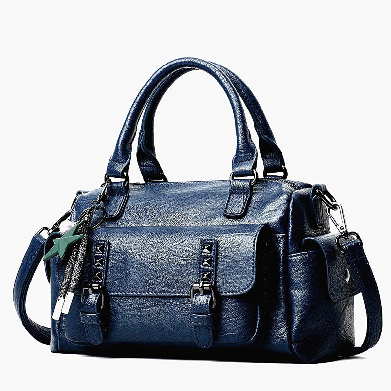 Damen Henkeltasche mit eleganten Nieten und praktischem Innenlayout Nord Taschen