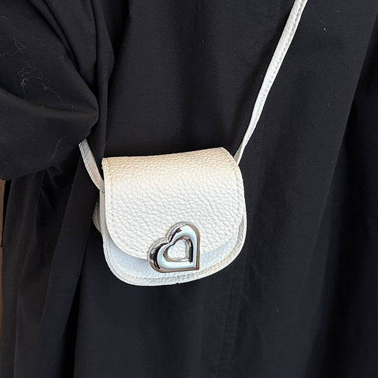 Damen Mini-Umhängetasche mit herzförmigem Verschluss Nord Taschen