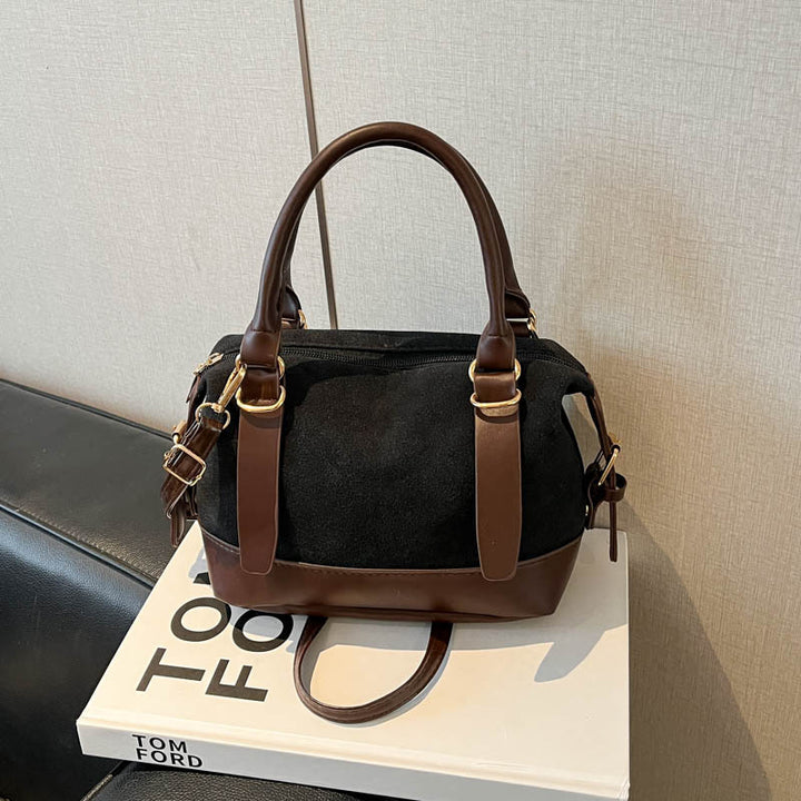 Damen Handtasche mit charmantem Tier-Anhänger und zwei Trageoptionen Nord Taschen