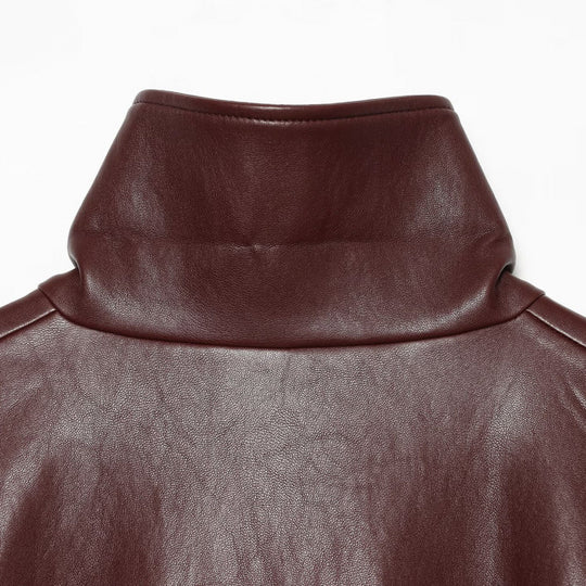 Damen Kurz geschnittene Kunstlederjacke mit Stehkragen und durchgehendem Reißverschluss Nord Taschen