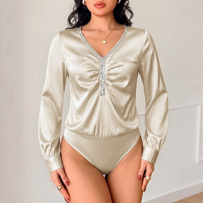 Damen Satinbluse mit V-Ausschnitt, geraffter Frontpartie und Zierband Nord Taschen
