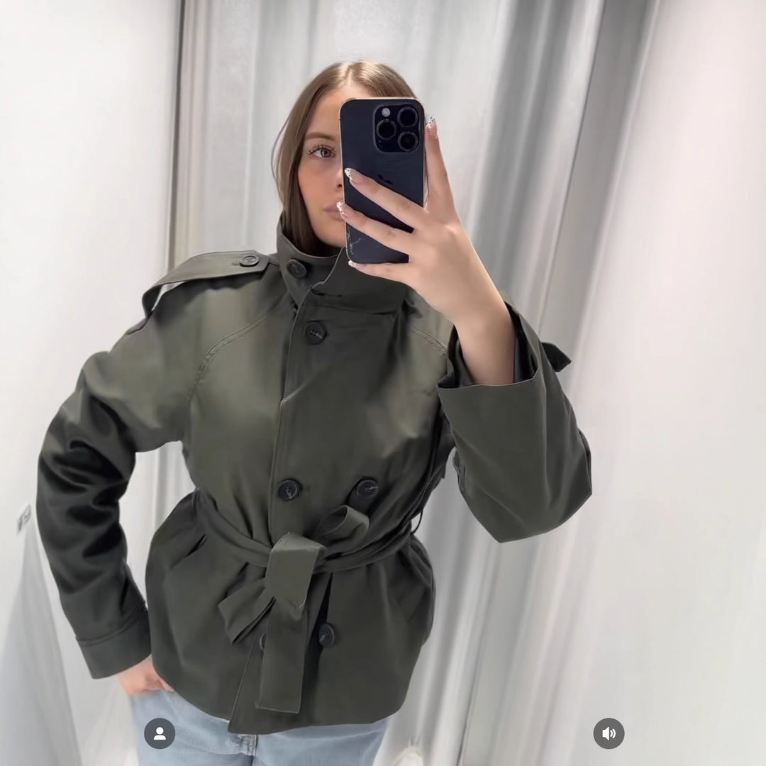 Damen 400+ kurzer taillierter Trenchblouson mit Stehkragen, doppelreihiger Knopfleiste und Bindegürtel Nord Taschen