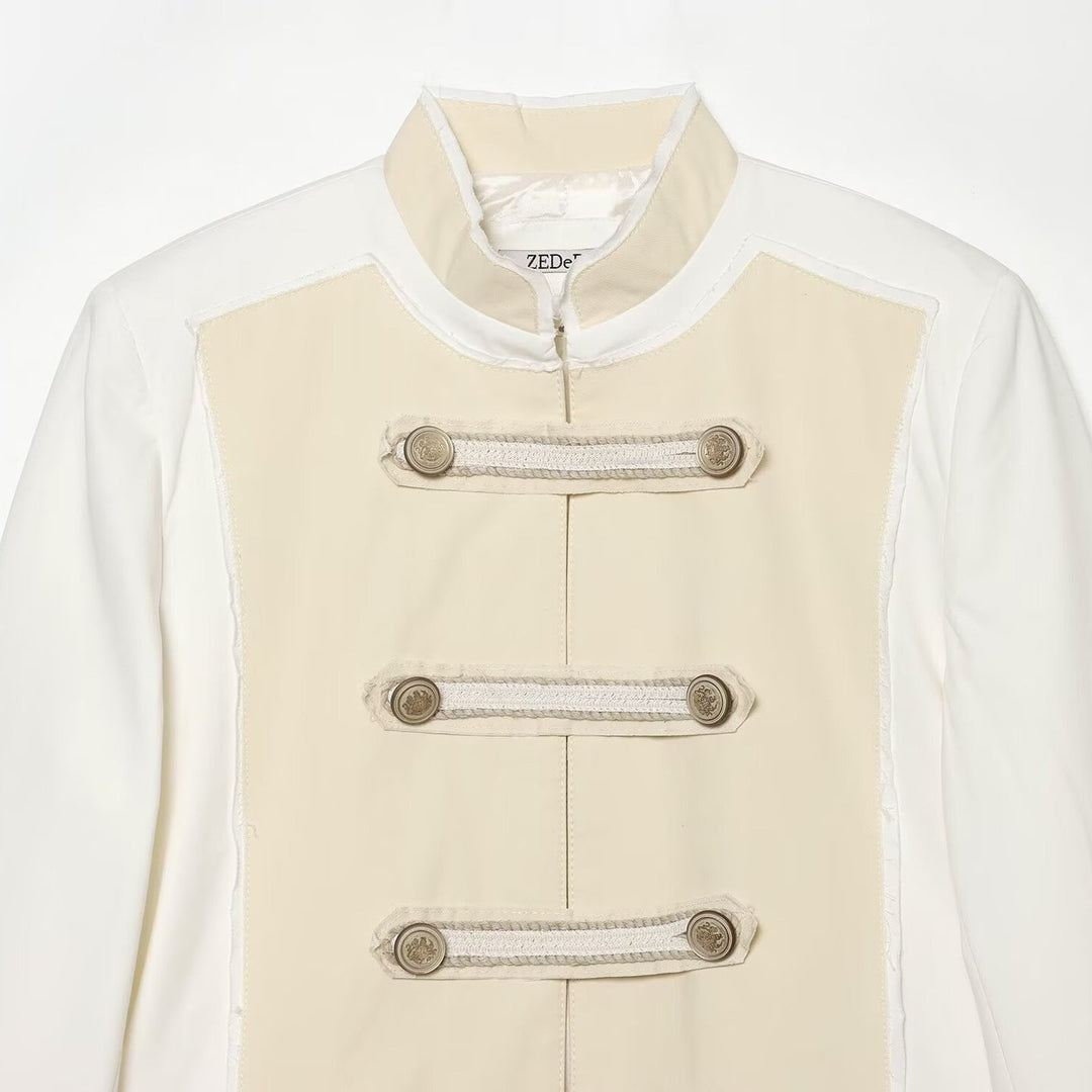 Damen Militärisch inspirierte Kurzjacke mit Zierknopfleiste Nord Taschen