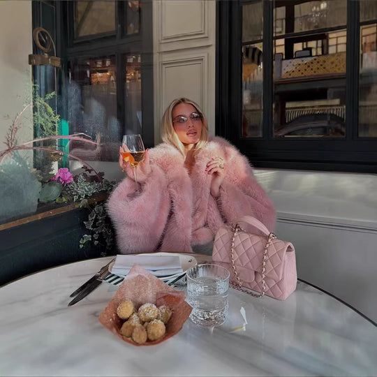 Damen Kurzjacke aus Kunstpelz mit voluminösem Schalkragen und Oversize-Silhouette Nord Taschen