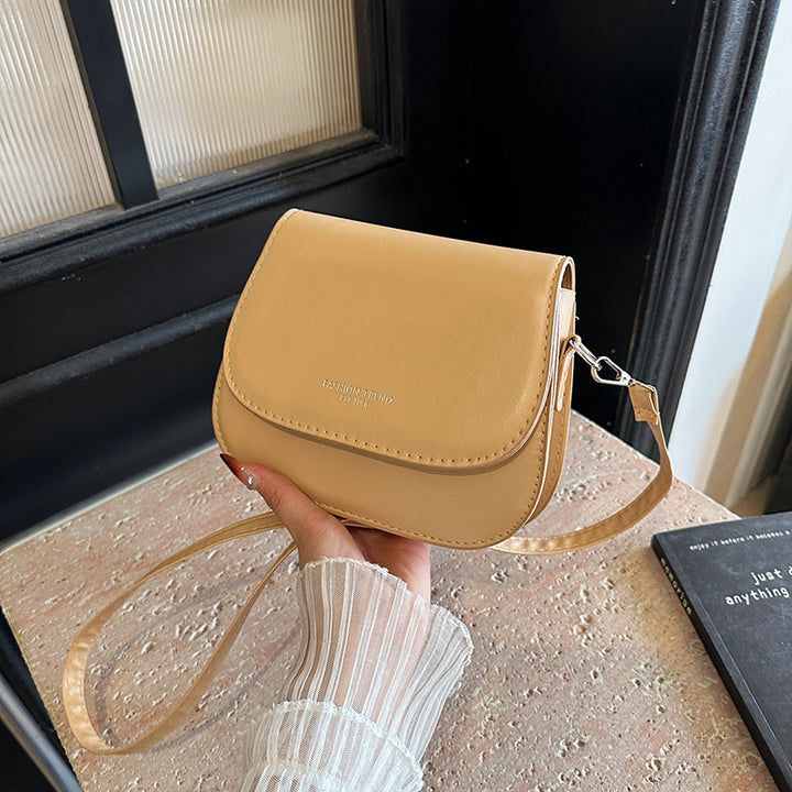 Damen Umhängetasche mit elegantem Klappverschluss und verstellbarem Schulterriemen Nord Taschen