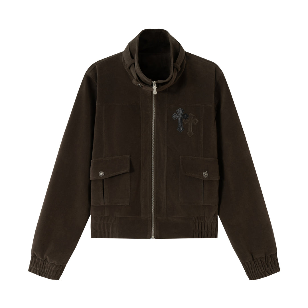 Herren Kurzblouson aus Veloursoptik mit Funnelkragen, Cargo‑Pattentaschen und Zierkreuz-Applikation Nord Taschen