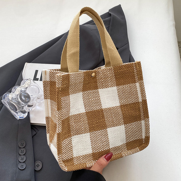 Damen Tragetasche mit lässiger Karomusterung und verspieltem Herzanhänger Nord Taschen