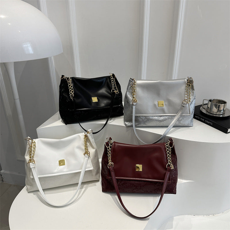Damen modische Handtasche mit Kettenakzent Nord Taschen