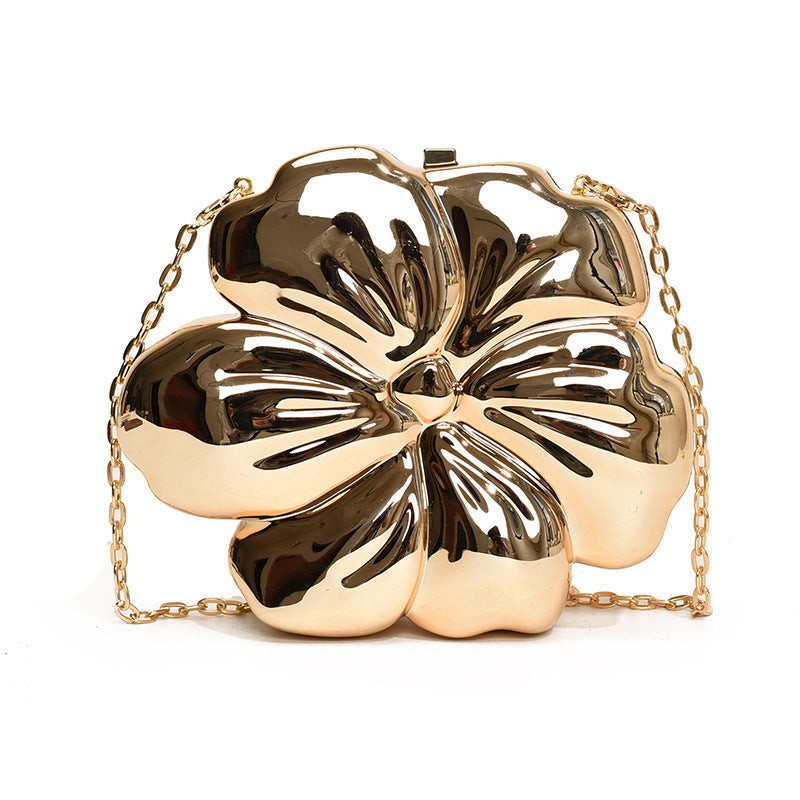 Damen Clutch Tasche im stilvollen Blumen-Design Nord Taschen